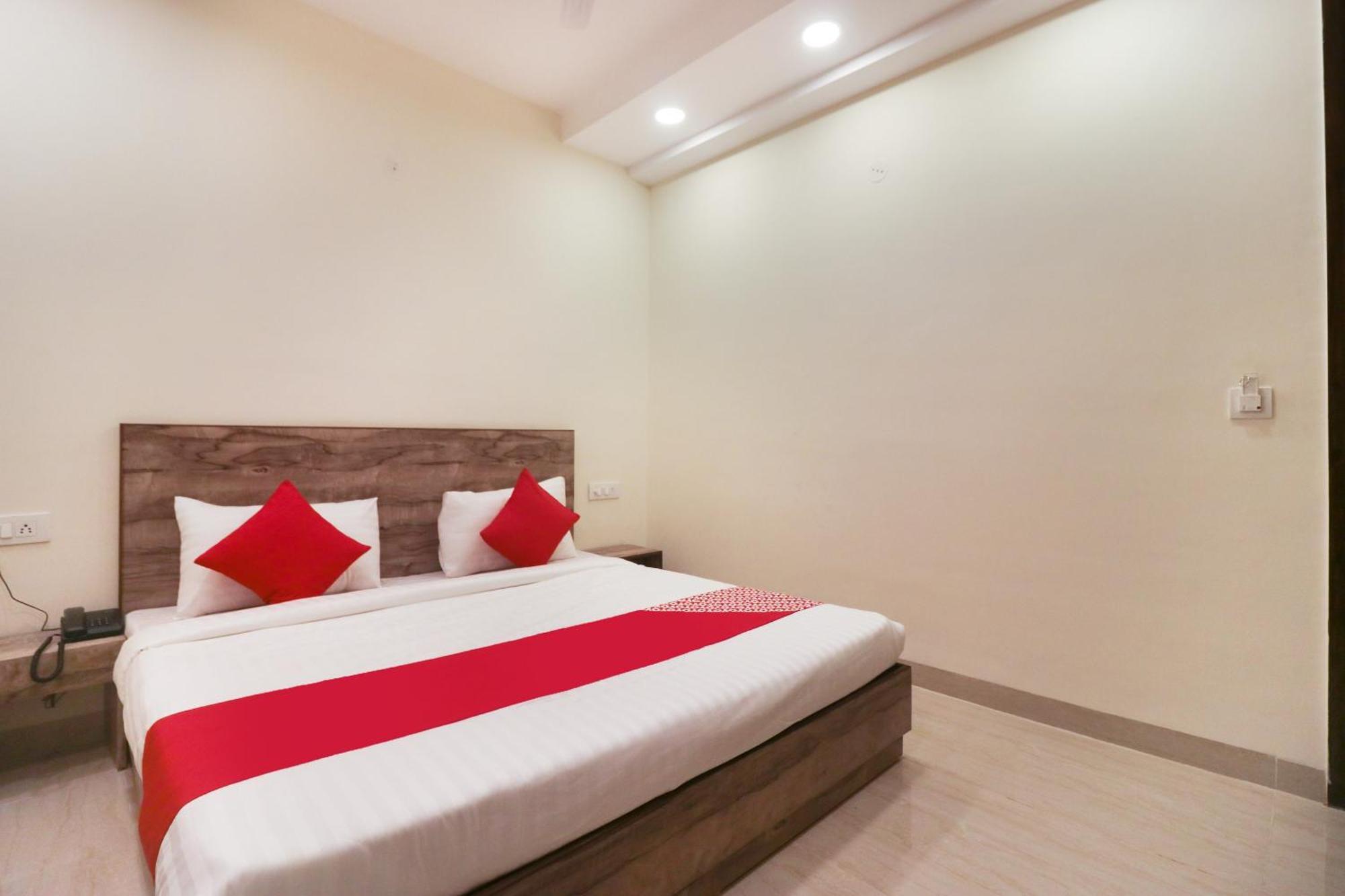 Super Hotel O Comfort Residency Near Artemis Hospital Gurgaon Zewnętrze zdjęcie