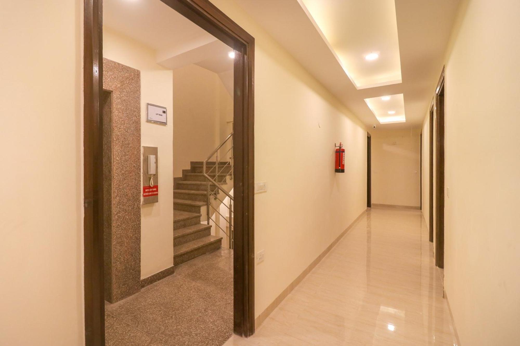 Super Hotel O Comfort Residency Near Artemis Hospital Gurgaon Zewnętrze zdjęcie