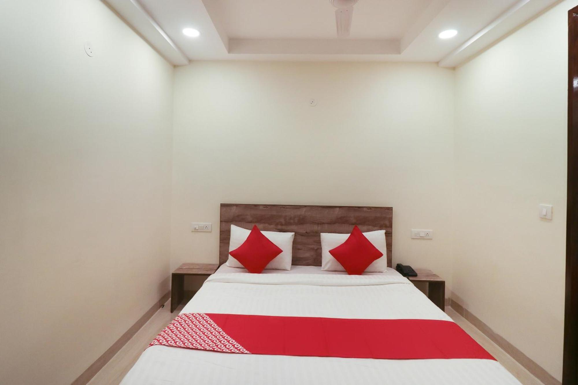 Super Hotel O Comfort Residency Near Artemis Hospital Gurgaon Zewnętrze zdjęcie